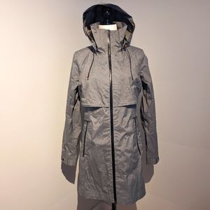 Columbia Omni-Tech Coat. Size M. EUC.